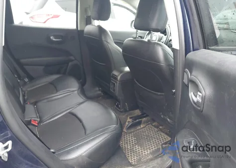 2021 Jeep Compass Latitude 4X4 z USA, uszkodzony, nr VIN 3C4NJDBB5MT540400